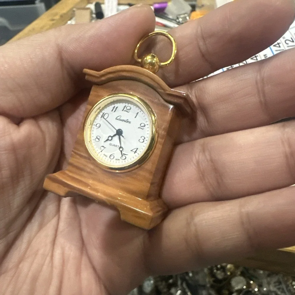 Working Vintage Quartex Miniature Mantel Quartz Wooden Clock New Battery Rare